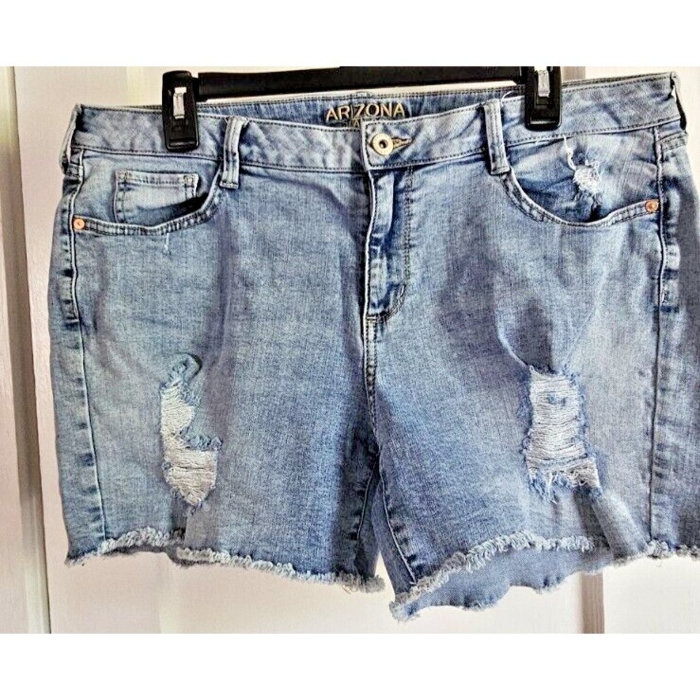 Arizona Jean Co Denim Shorts‎ Women Sz 17 Distressed Stretch fray hem light wash